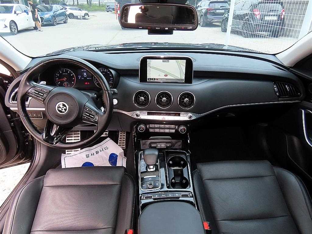 Kia Stinger — photo 07