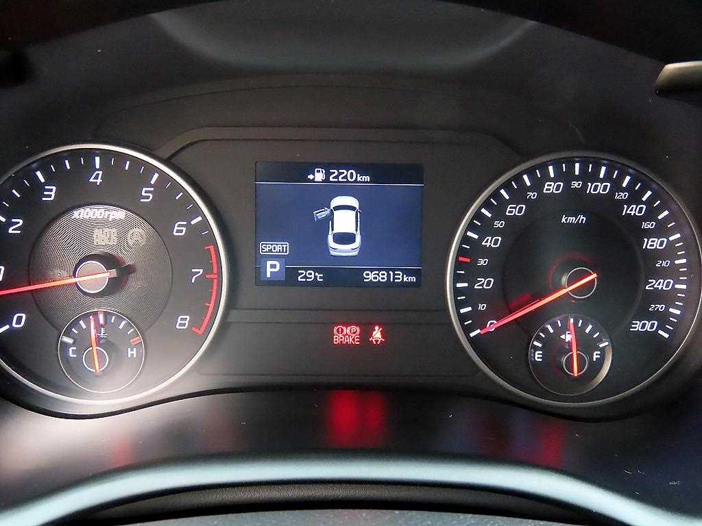 Kia Stinger — photo 09