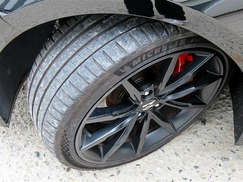 Kia Stinger — photo 20