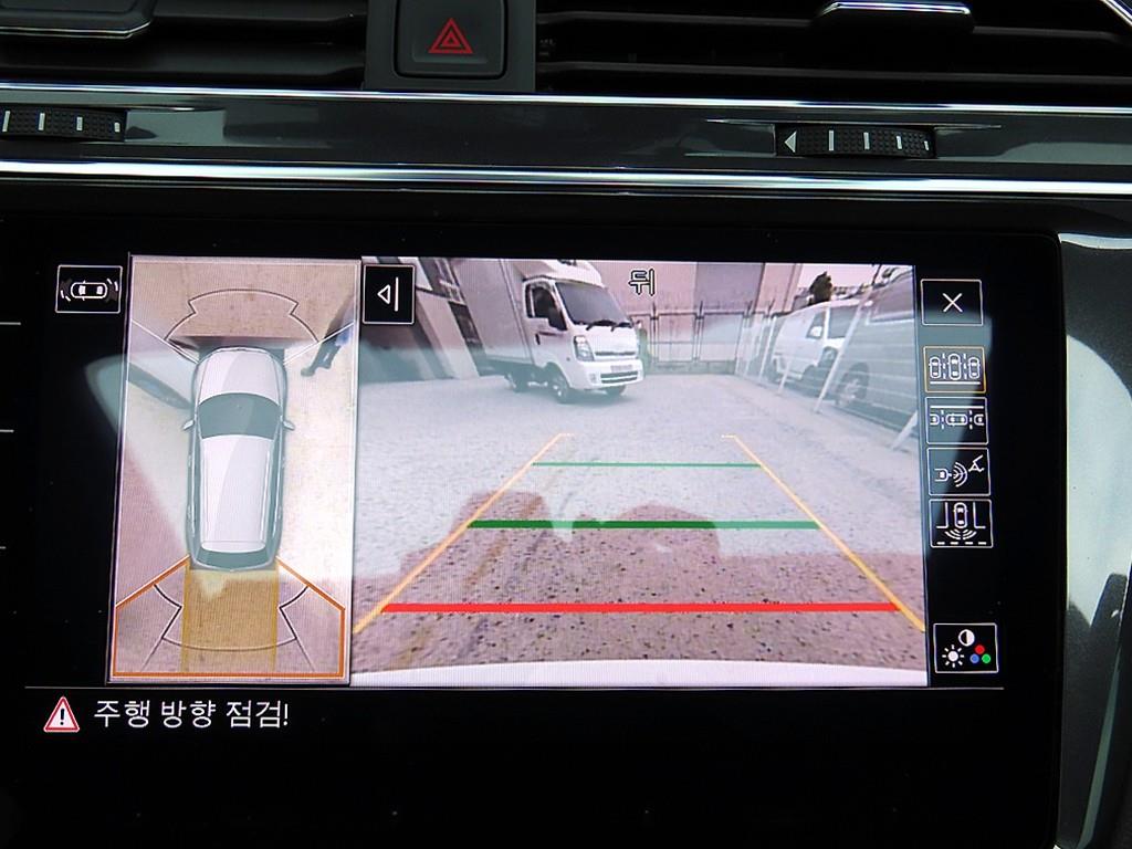 Volkswagen Tiguan — photo 14