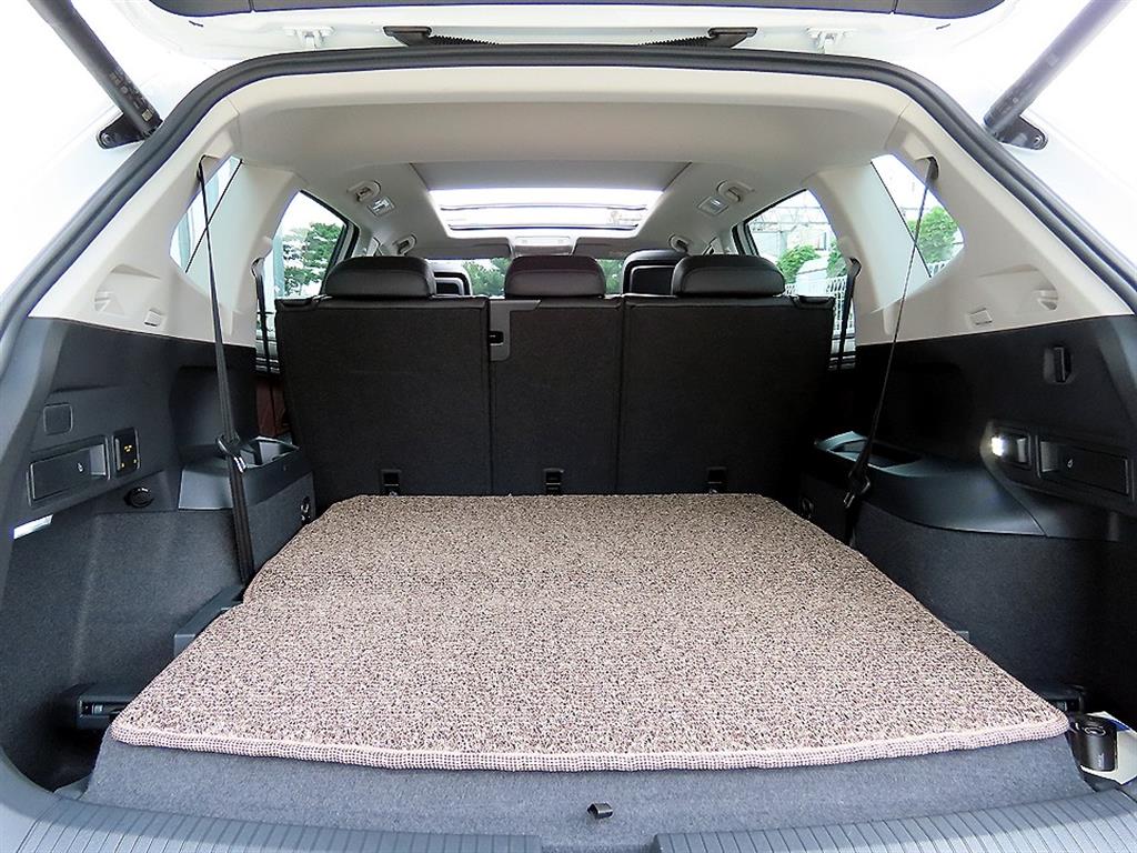 Volkswagen Tiguan — photo 17