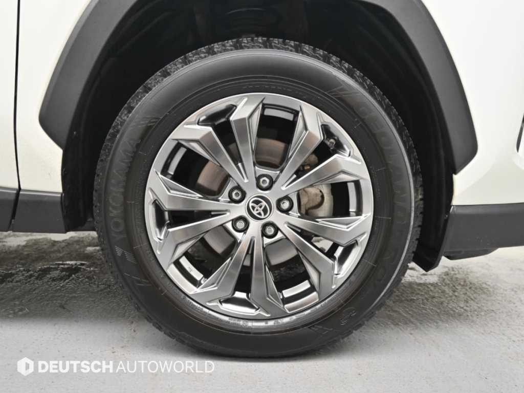 Toyota RAV4 — photo 05
