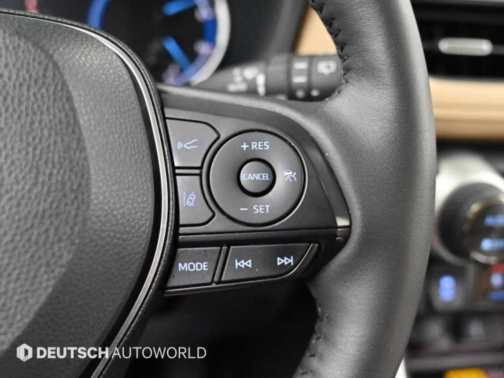 Toyota RAV4 — photo 17