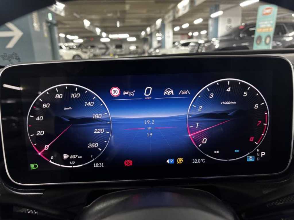 Mercedes-Benz CLE-Class — photo 11