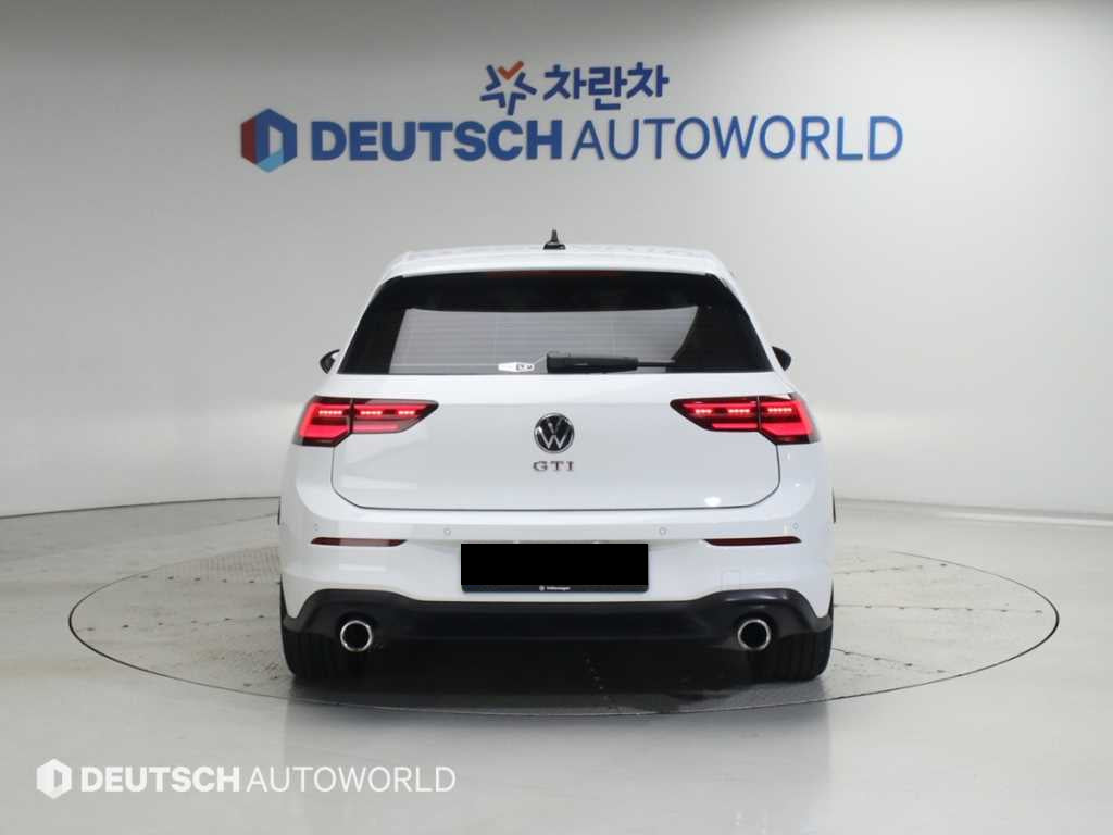 Volkswagen Golf — photo 04