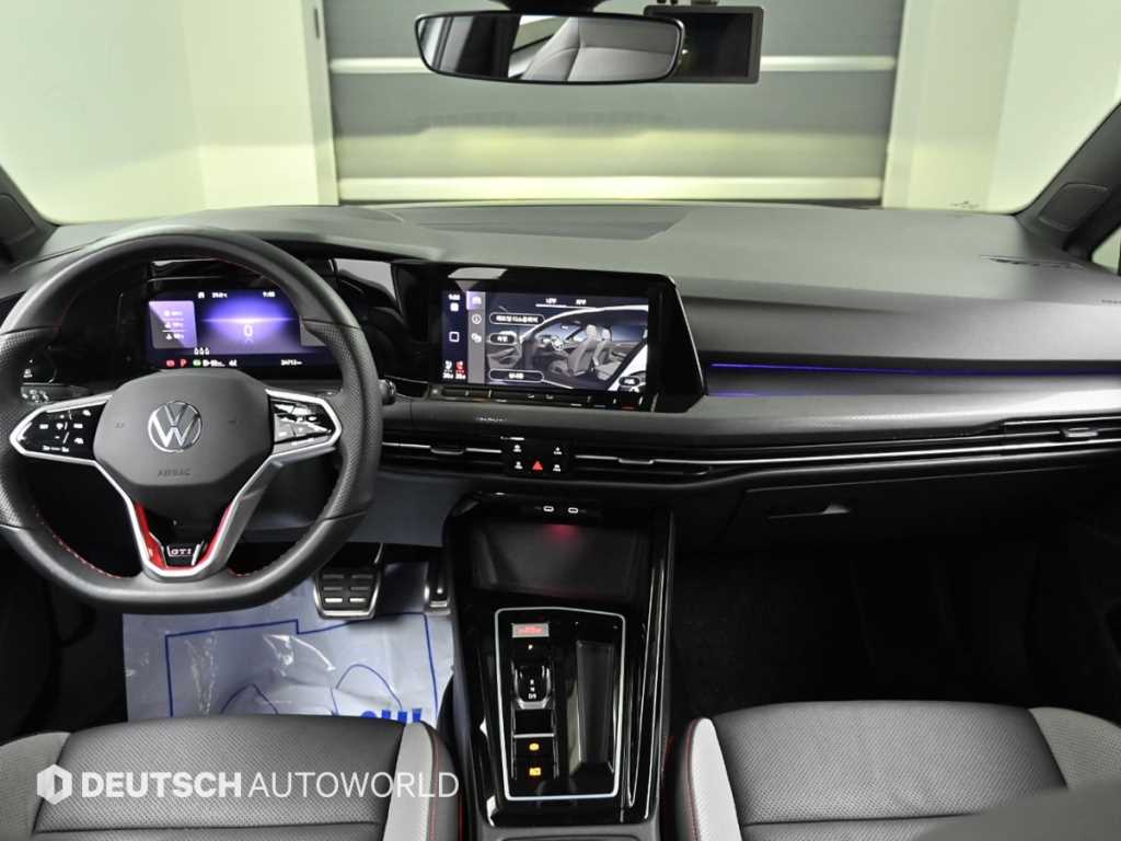 Volkswagen Golf — photo 07