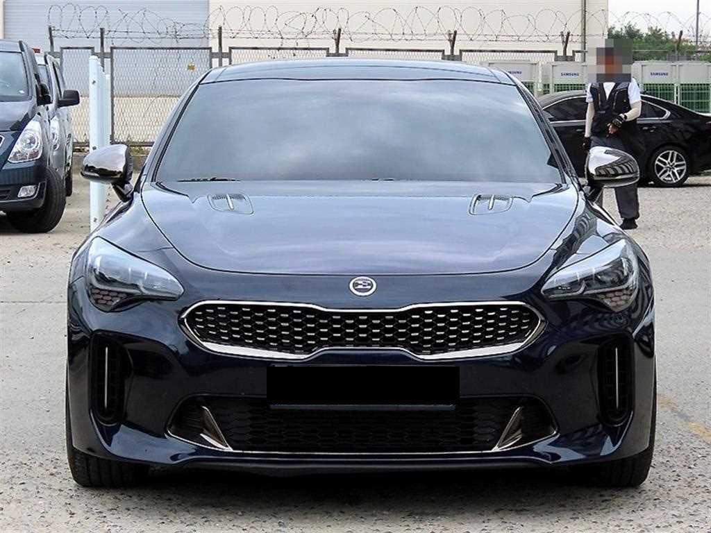 Kia Stinger — photo 01