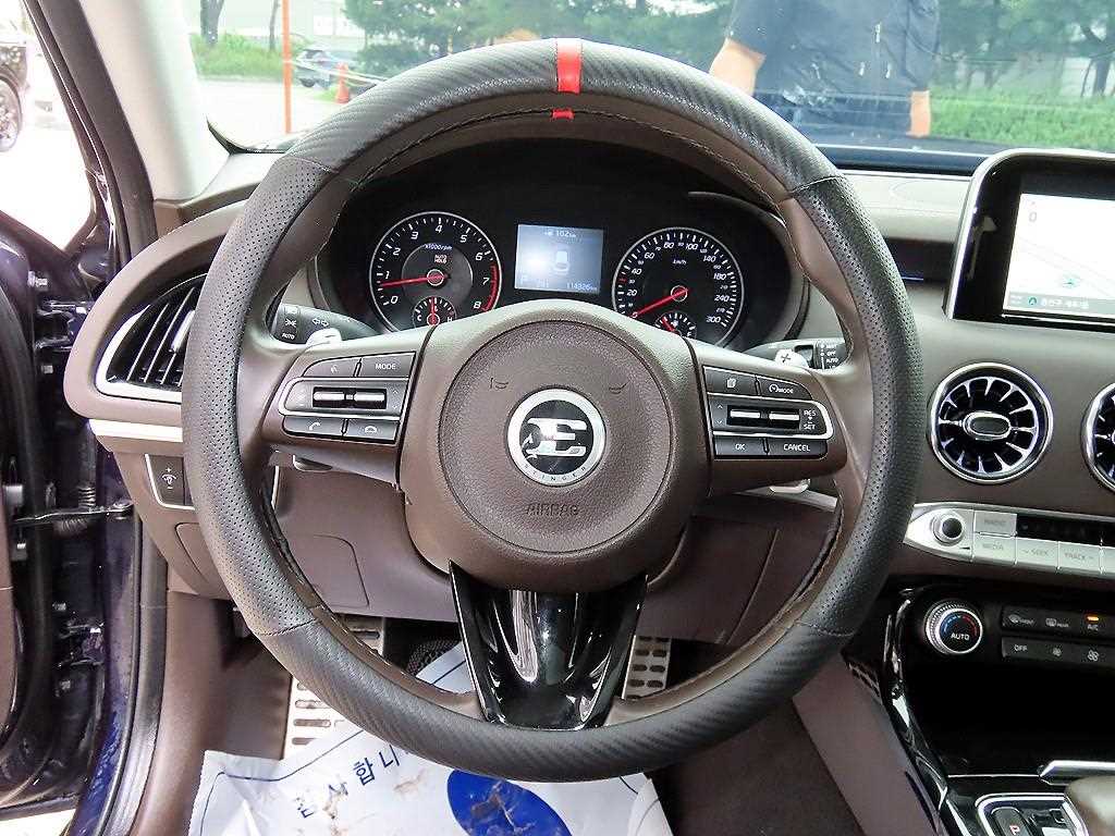 Kia Stinger — photo 08
