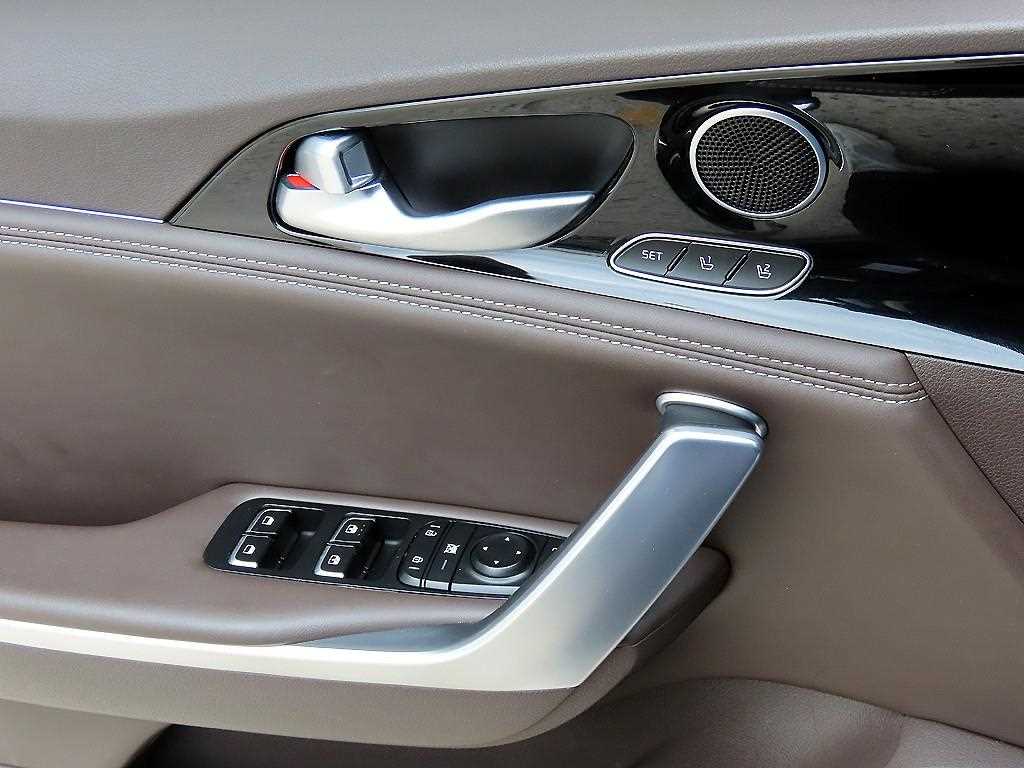 Kia Stinger — photo 11