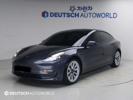 Tesla Model 3 — photo 01