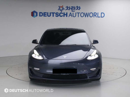 Tesla Model 3 — photo 03