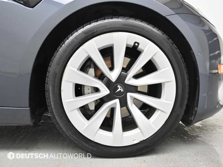 Tesla Model 3 — photo 05