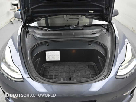 Tesla Model 3 — photo 06