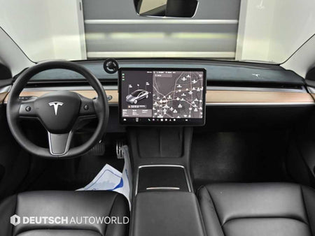 Tesla Model 3 — photo 07