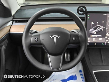 Tesla Model 3 — photo 13