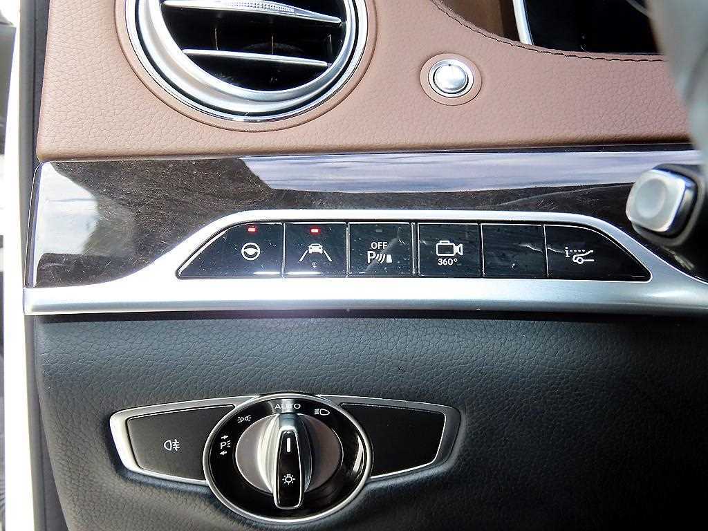 Mercedes-Benz S-Class — photo 12