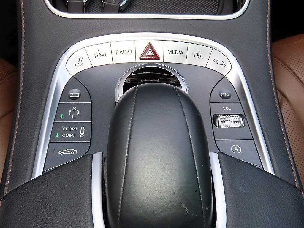 Mercedes-Benz S-Class — photo 14