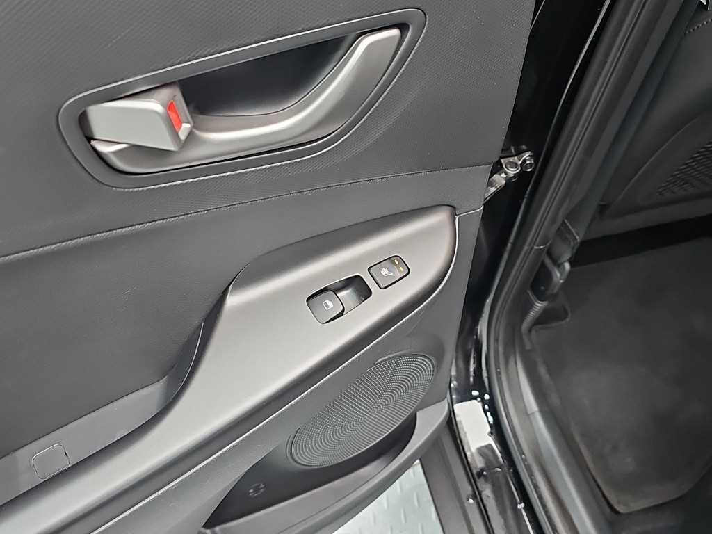 Hyundai Kona — photo 13