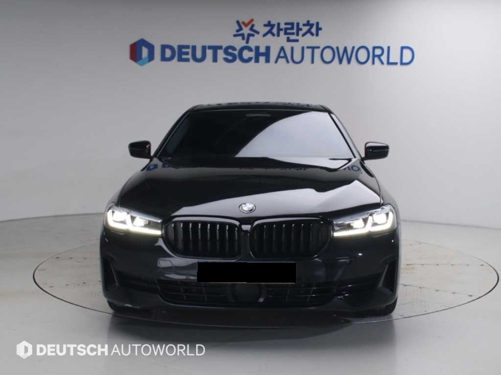 BMW 5-Series — photo 03
