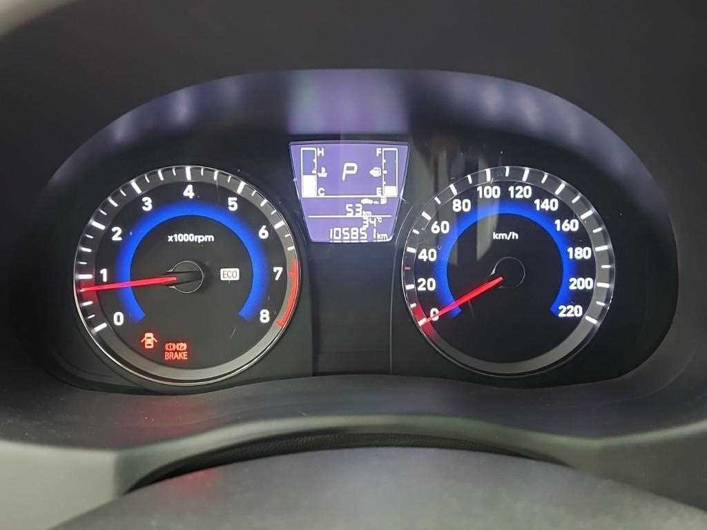 Hyundai Accent — photo 06