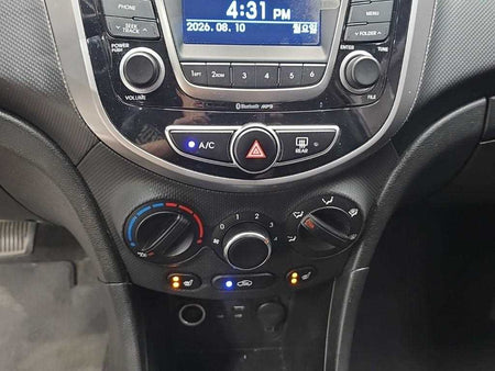 Hyundai Accent — photo 10