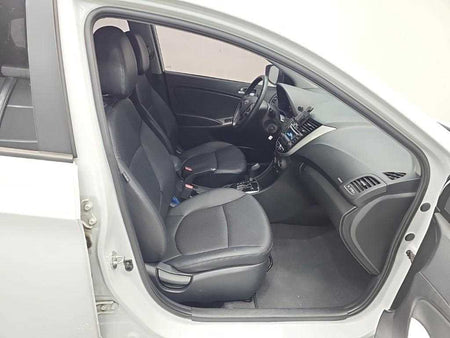 Hyundai Accent — photo 20
