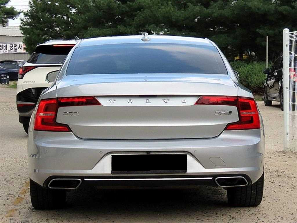 Volvo S90 — photo 04