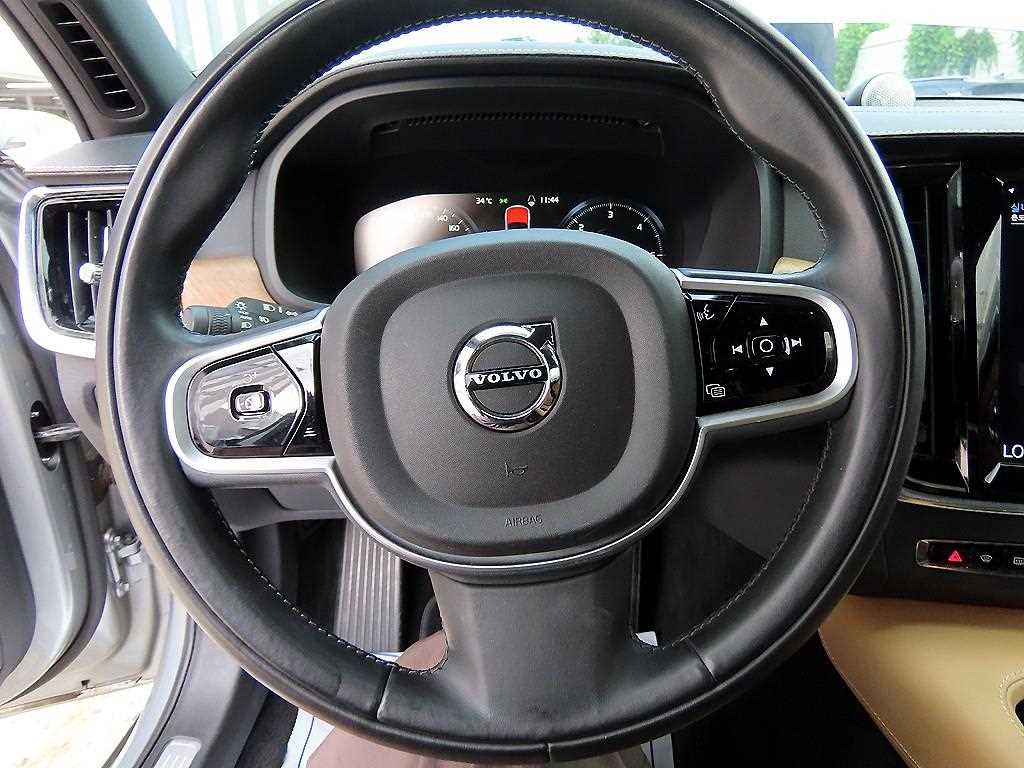 Volvo S90 — photo 08