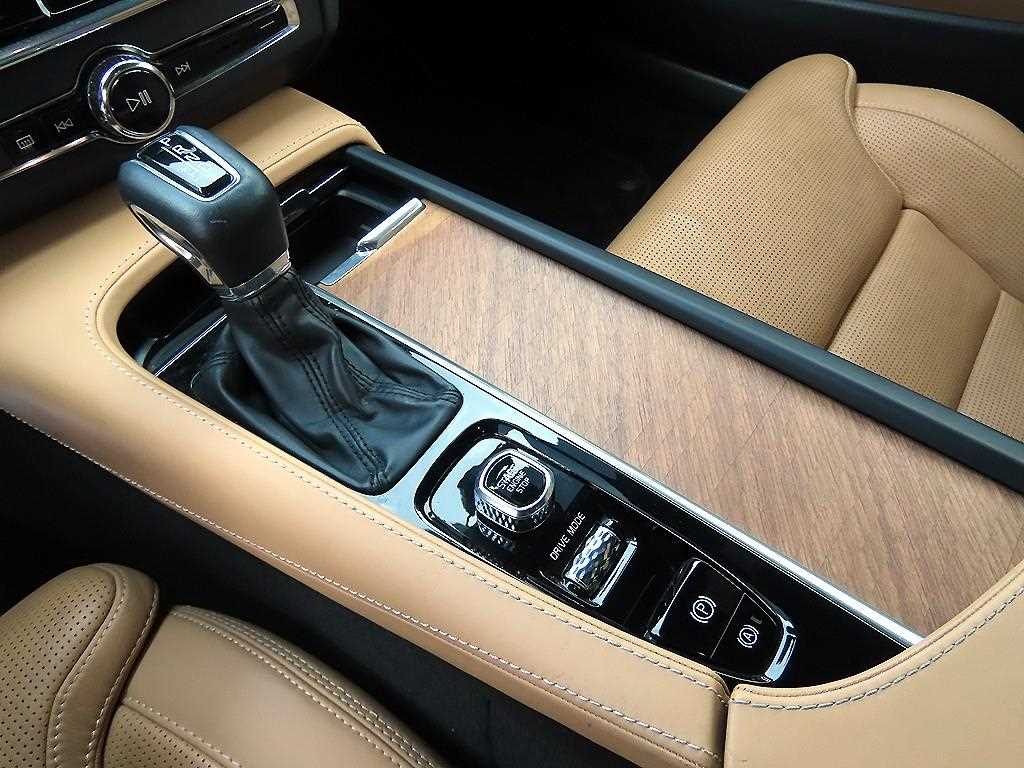 Volvo S90 — photo 11