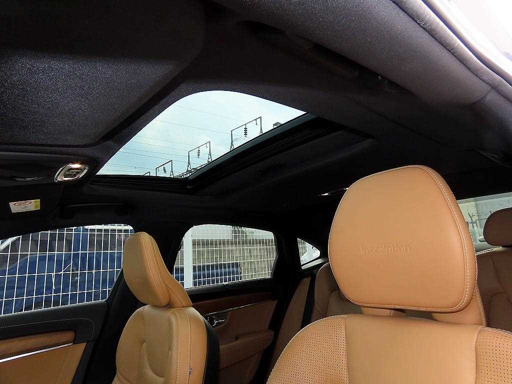 Volvo S90 — photo 18