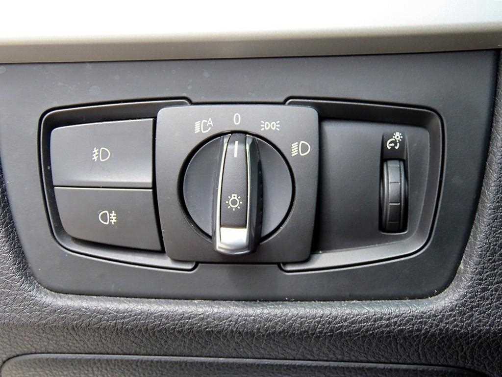 BMW 3-Series — photo 13
