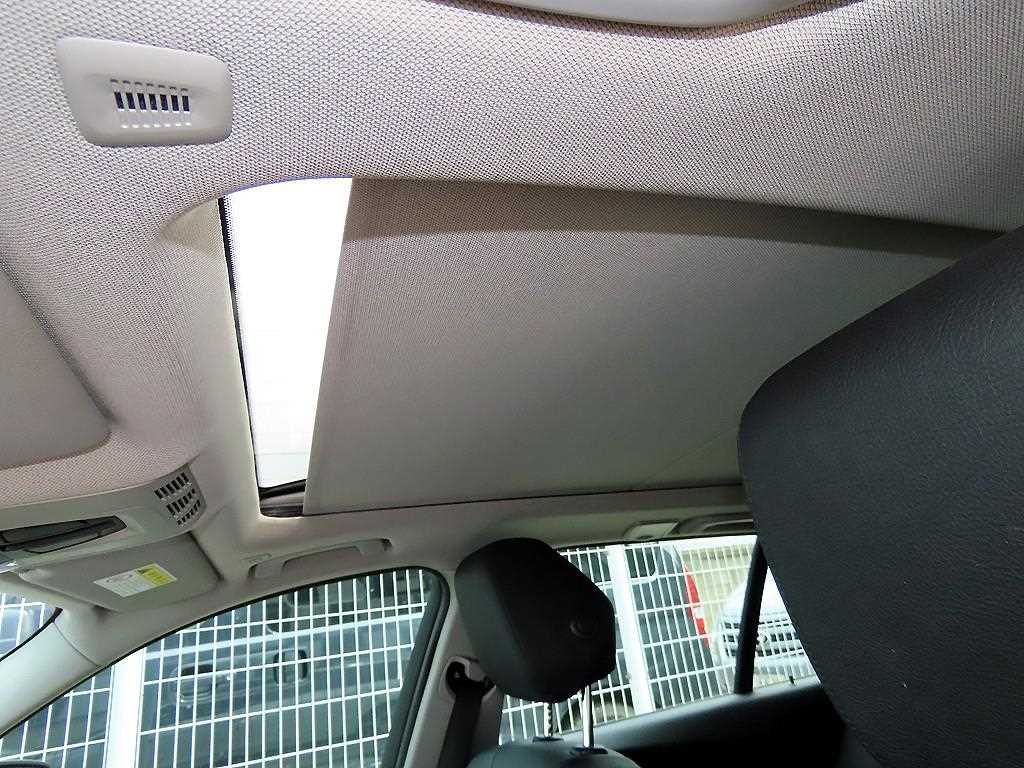 BMW 3-Series — photo 17