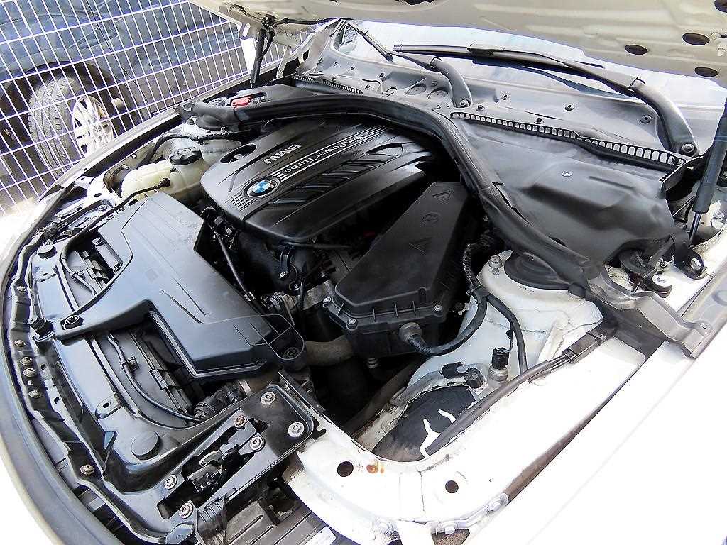 BMW 3-Series — photo 19