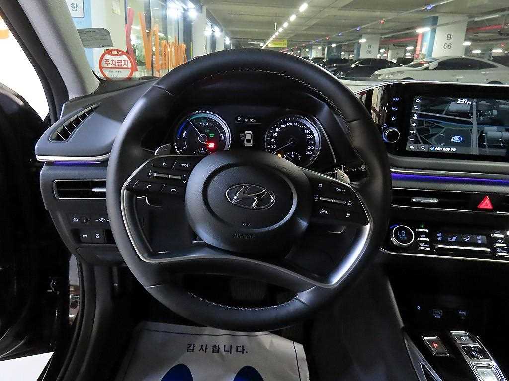 Hyundai Sonata — photo 08