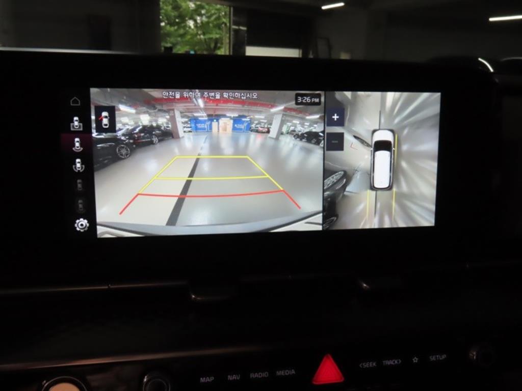 Kia Carnival — photo 09