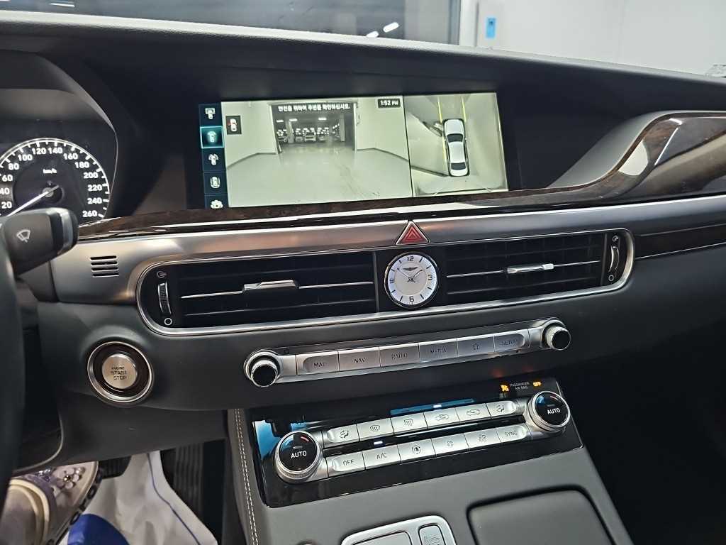 Genesis G90 — photo 10