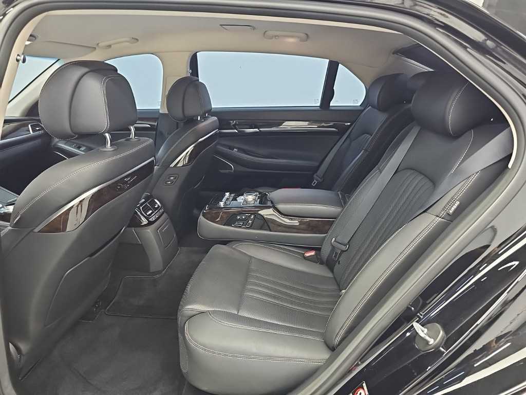 Genesis G90 — photo 12