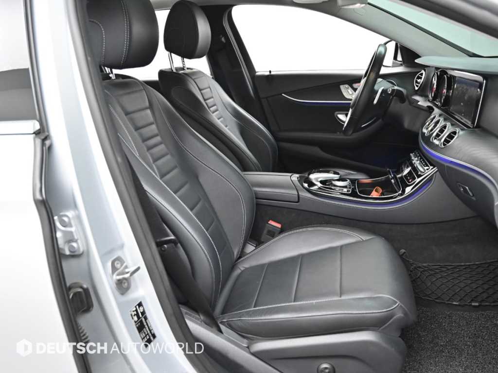 Mercedes-Benz E-Class — photo 10