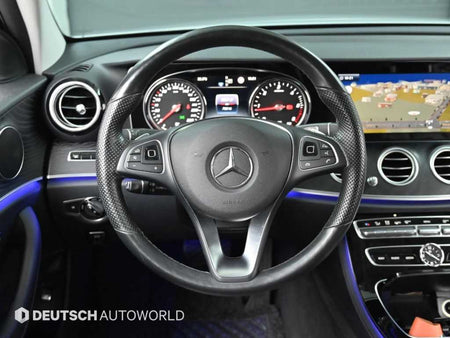 Mercedes-Benz E-Class — photo 13