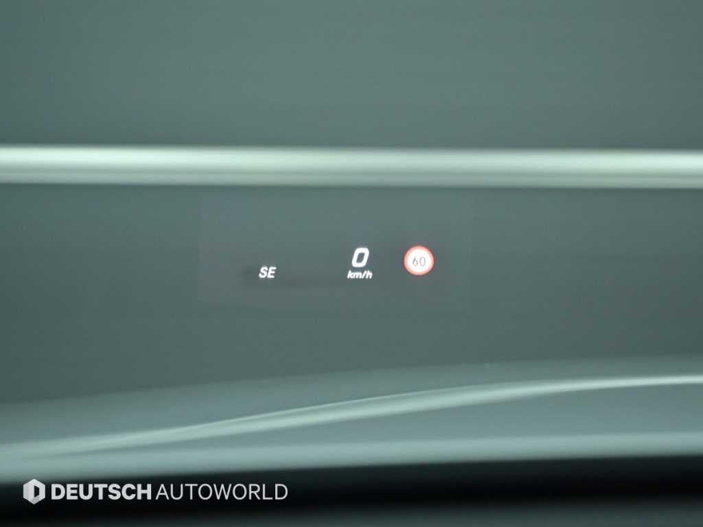 Mercedes-Benz E-Class — photo 17
