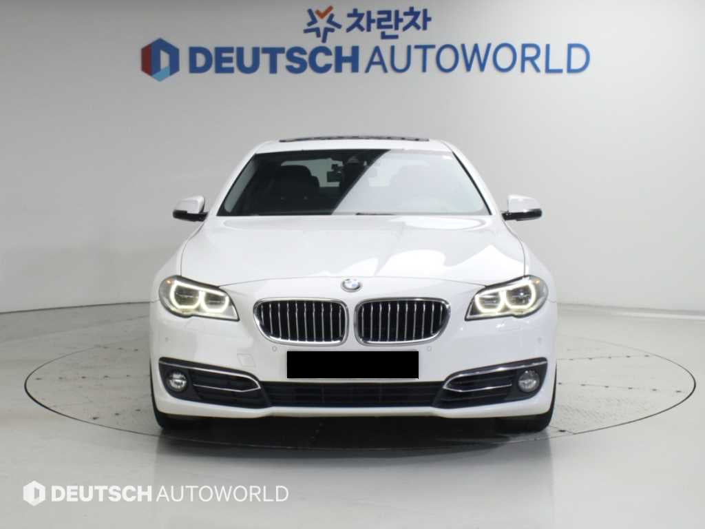 BMW 5-Series — photo 03