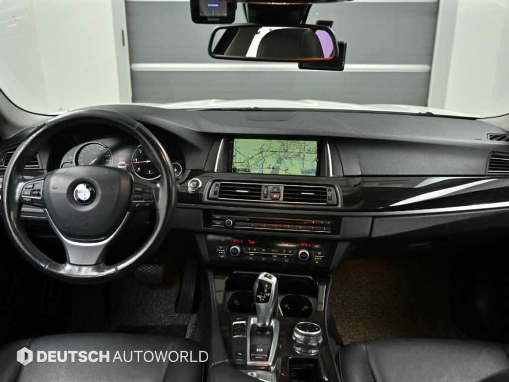 BMW 5-Series — photo 07
