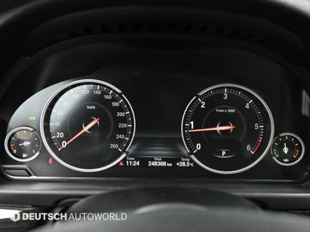 BMW 5-Series — photo 08