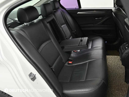 BMW 5-Series — photo 12