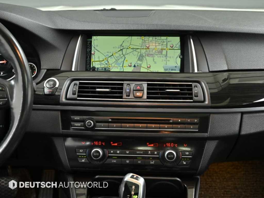 BMW 5-Series — photo 14