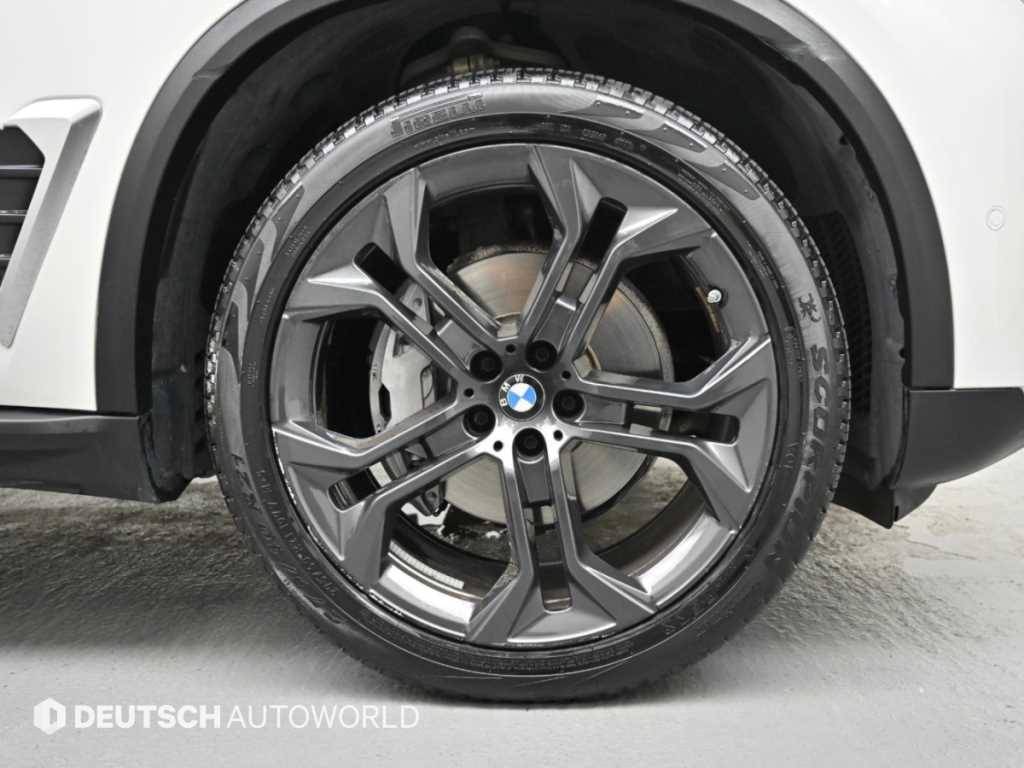 BMW X5 — photo 05