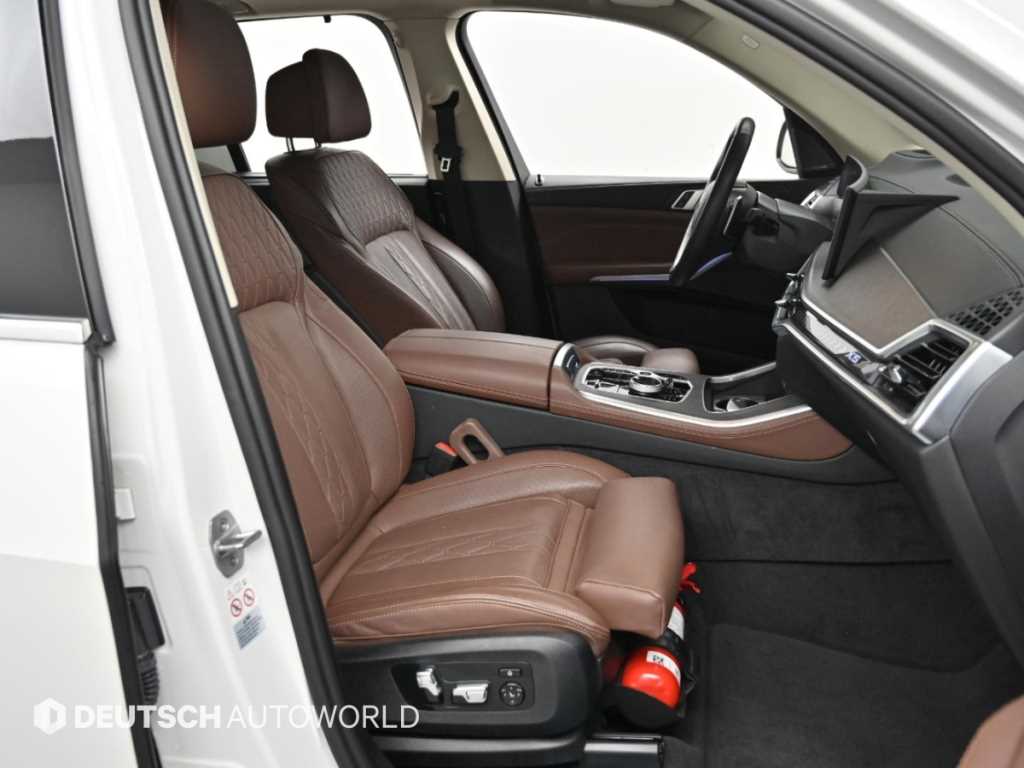 BMW X5 — photo 10