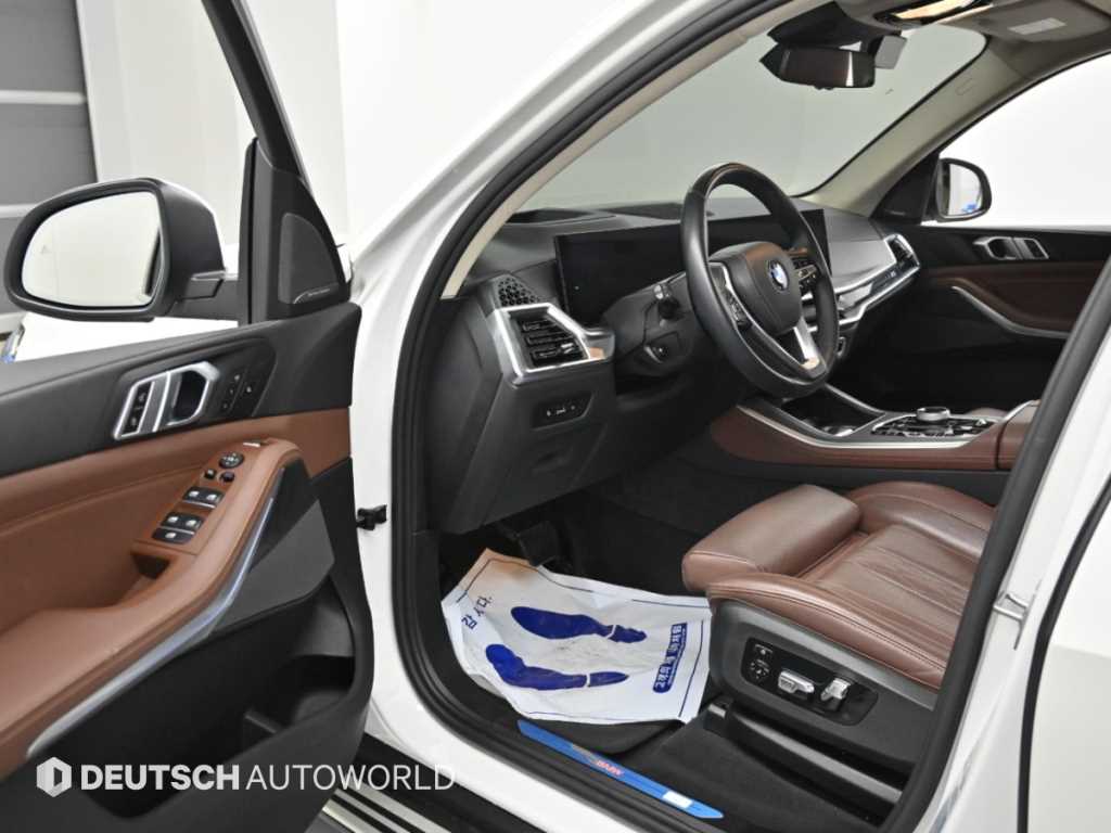 BMW X5 — photo 11