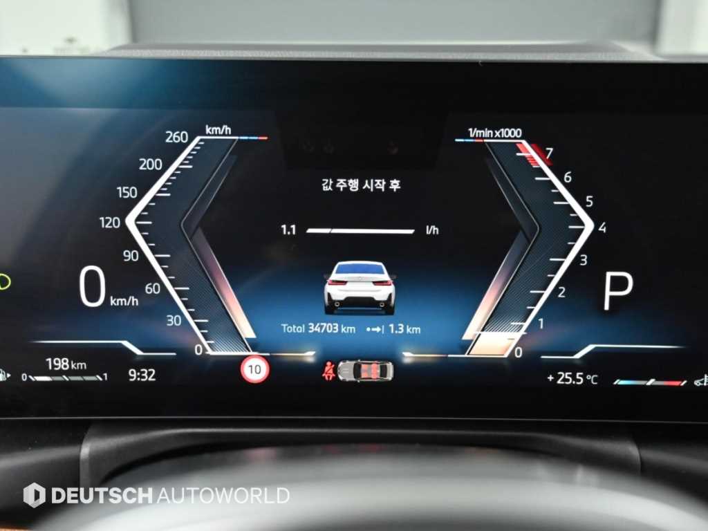 BMW 3-Series — photo 08