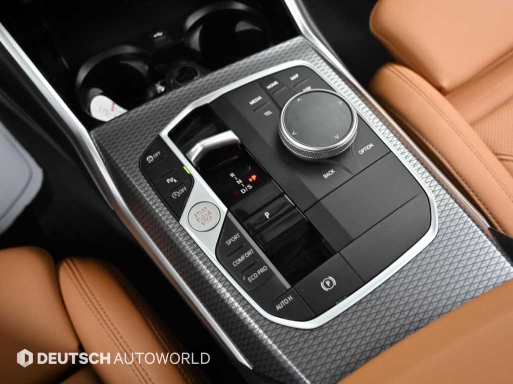 BMW 3-Series — photo 09